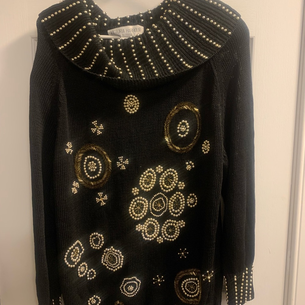 Women’s sweater sequined/beaded